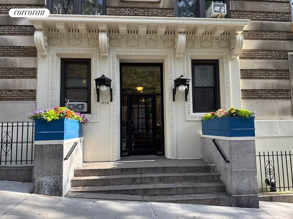 854 West 181st Street 1K, New York NY 10033