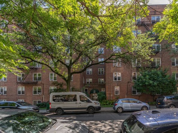 153 Bennett Avenue 1A, New York NY 10040