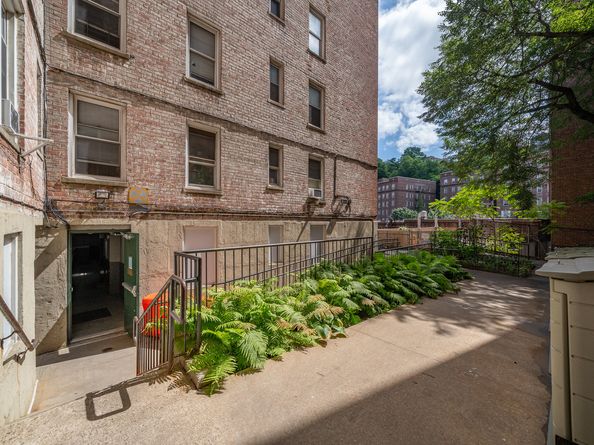153 Bennett Avenue 1A, New York NY 10040