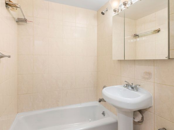 408 West 57th Street 7L, New York NY 10019