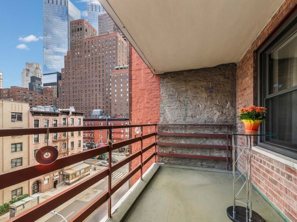 408 West 57th Street 7L, New York NY 10019