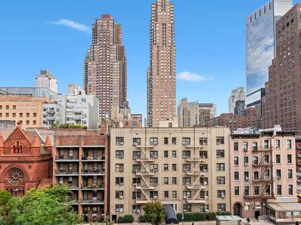 408 West 57th Street 7L, New York NY 10019