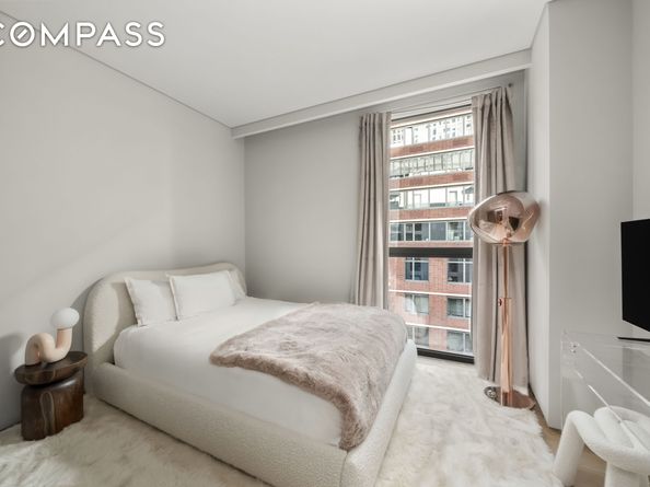 522 West 29th Street 7D, New York NY 10001