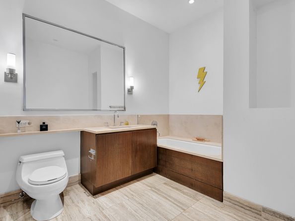 260 Park Avenue S 2E, New York NY 10010