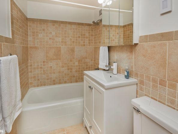 155 East 34th Street 19H, New York NY 10016