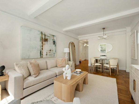 11 West 69th Street 2B, New York NY 10023