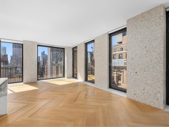 16 West 40th Street 21C, New York NY 10018