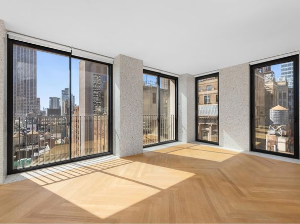 16 West 40th Street 21C, New York NY 10018