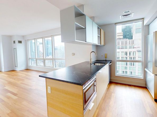 350 West 42nd Street 33H, New York NY 10036