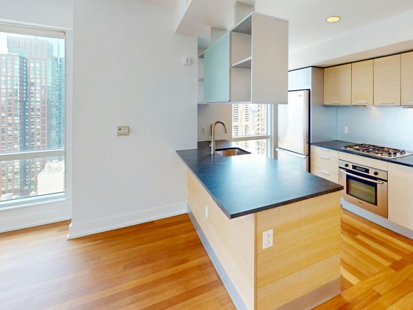 350 West 42nd Street 33H, New York NY 10036