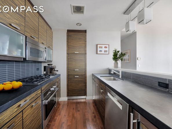 101 West 24th Street 19B, New York NY 10011