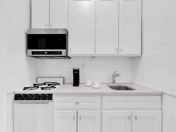 415 East 80th Street 2H, New York NY 10075