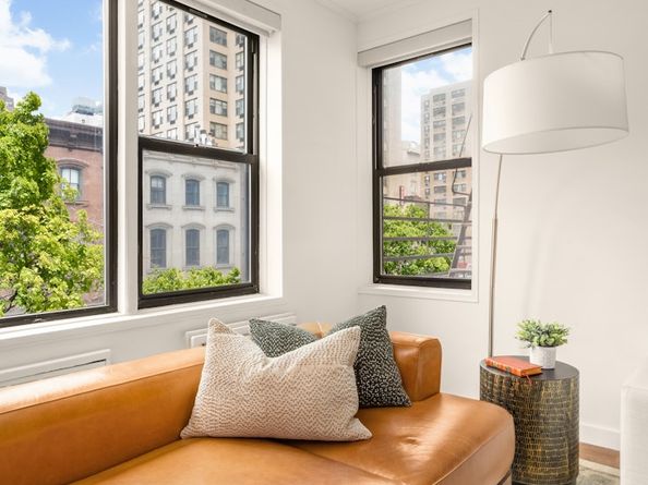 211 East 18th Street 3R, New York NY 10003