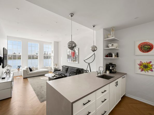 184 Kent Avenue B612, Brooklyn NY 11249