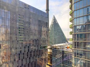 555 West 59th Street 15B, New York NY 10019