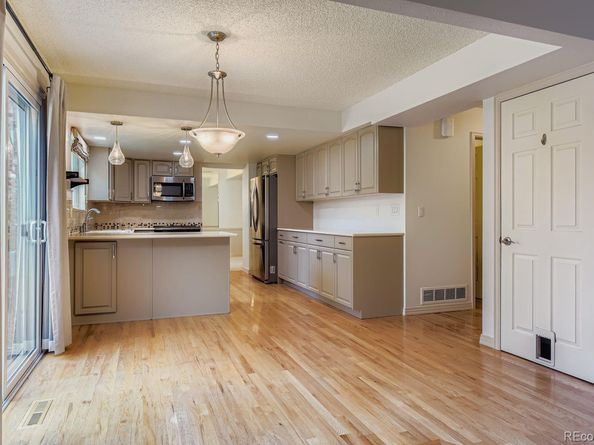 Undisclosed Address #4480830, Centennial CO 80122