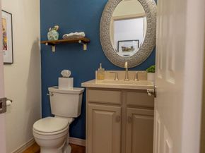 Undisclosed Address #4480830, Centennial CO 80122