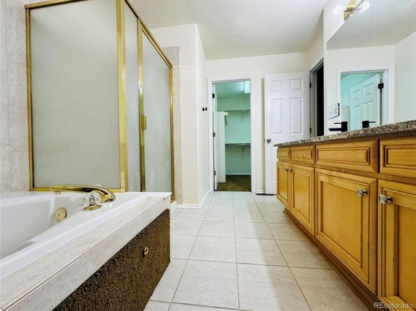 6102 S Yampa Street, Aurora CO 80016