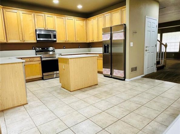 6102 S Yampa Street, Aurora CO 80016