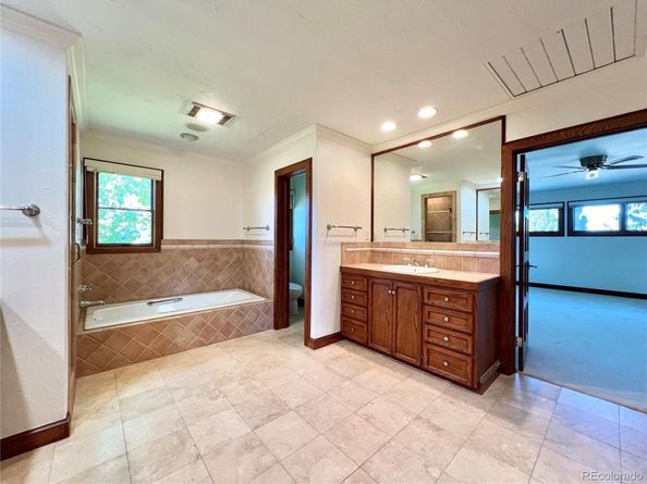 4625 S University Boulevard, Englewood CO 80113