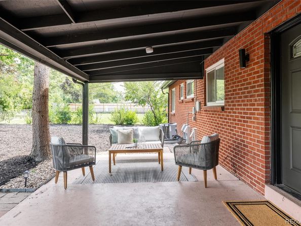 812 S Holly Street, Denver CO 80246