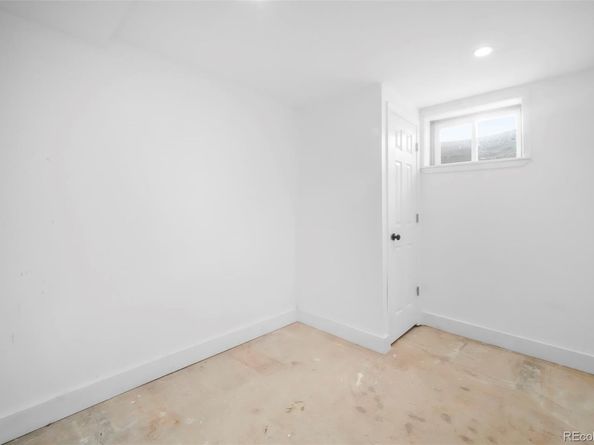 870 Hemlock Way, Broomfield CO 80020