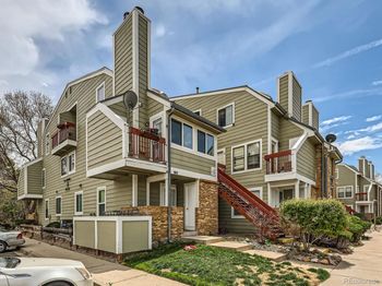 962 S Dearborn Way