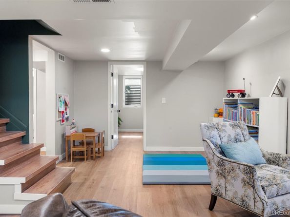 1694 Niagara Street, Denver CO 80220