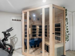 5 75th St, North Bergen NJ 07047