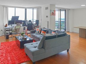 426 Harmon Cove Tower 426, Secaucus NJ 07094