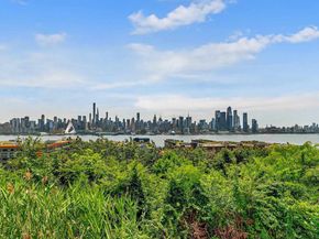 899 Blvd East 4O, Weehawken NJ 07086