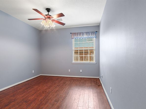 4407 Island Hills Drive, Houston TX 77059