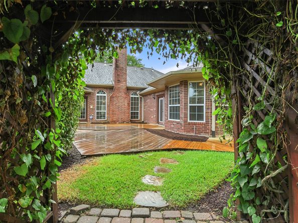4407 Island Hills Drive, Houston TX 77059