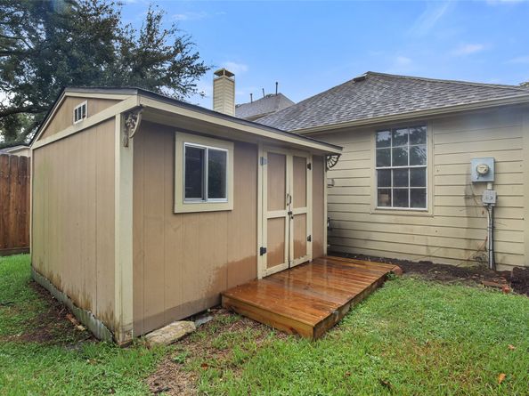 4407 Island Hills Drive, Houston TX 77059
