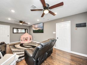 2827 Ellington Street, Houston TX 77088