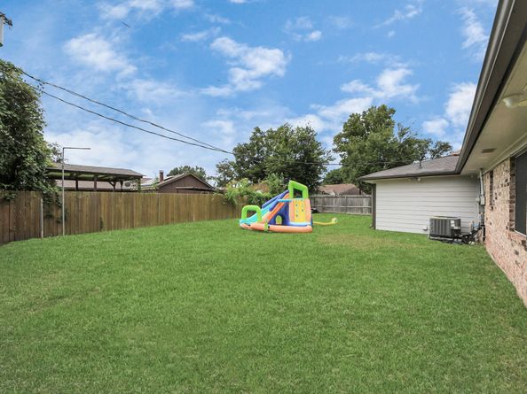 2827 Ellington Street, Houston TX 77088