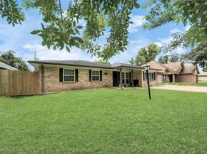 2827 Ellington Street, Houston TX 77088
