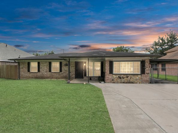 2827 Ellington Street, Houston TX 77088