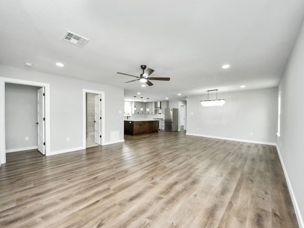 1218 Des Jardines Street, Houston TX 77023