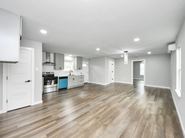 1218 Des Jardines Street, Houston TX 77023