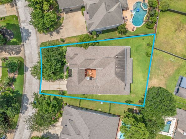 35 N Beech Springs Drive, The Woodlands TX 77389