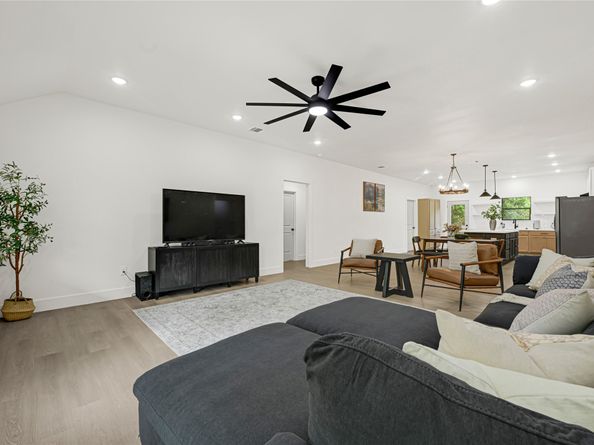 1008 Danube Street, Houston TX 77051