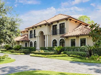 570 Lanecrest Lane