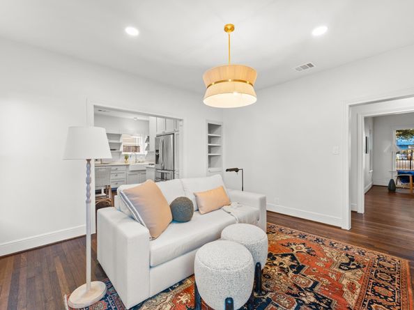 304 Bayland Avenue, Houston TX 77009