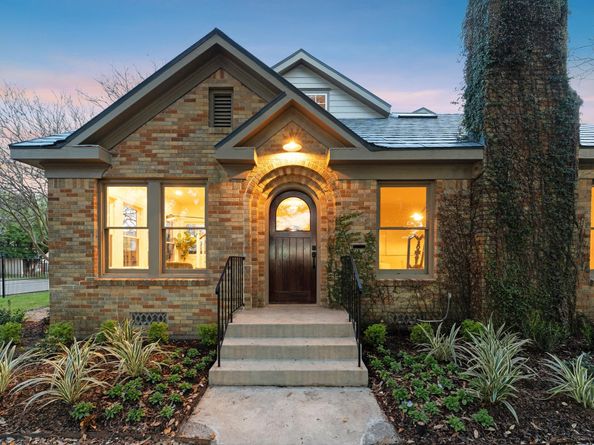 304 Bayland Avenue, Houston TX 77009