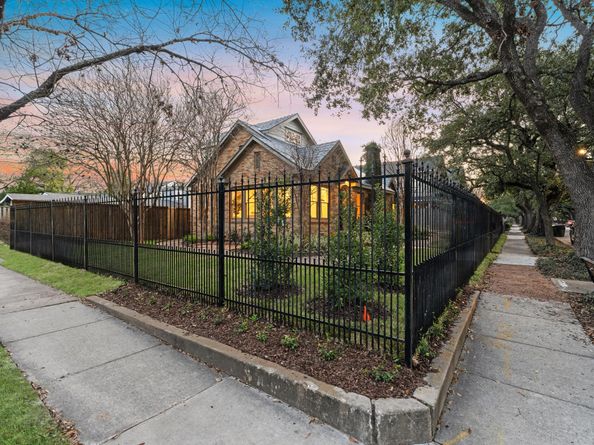 304 Bayland Avenue, Houston TX 77009