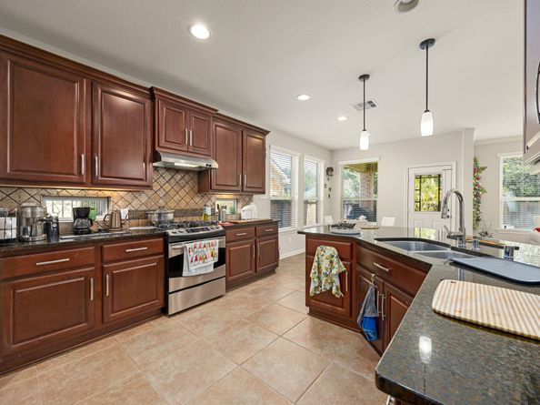 22 S Marshside Place, Spring TX 77389