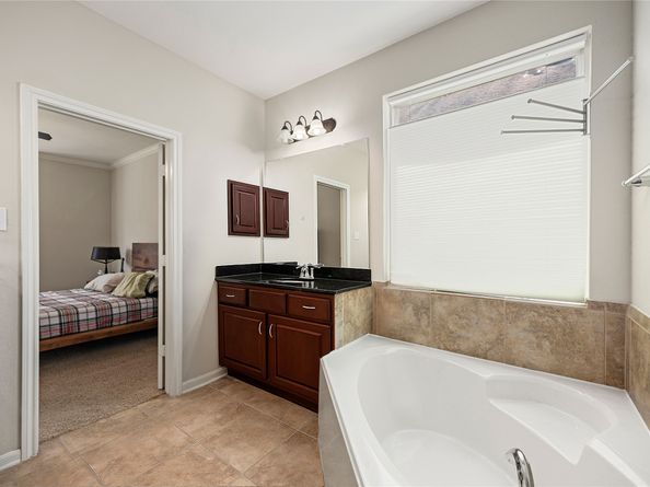 22 S Marshside Place, Spring TX 77389