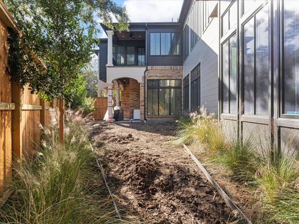 1801 Sunset Boulevard, Houston TX 77005