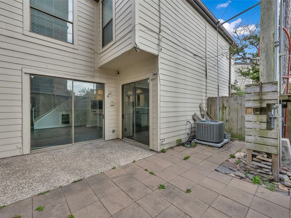 77 Chelsea Boulevard, Houston TX 77006